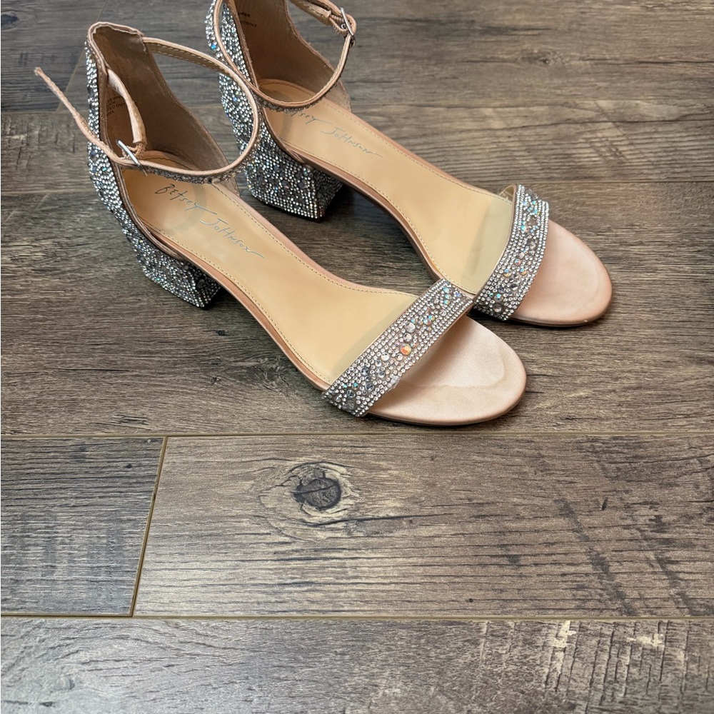 Betsey Johnson “Mari sandal” Blush Pink rose gold Rhinestone Block Heel Sandals